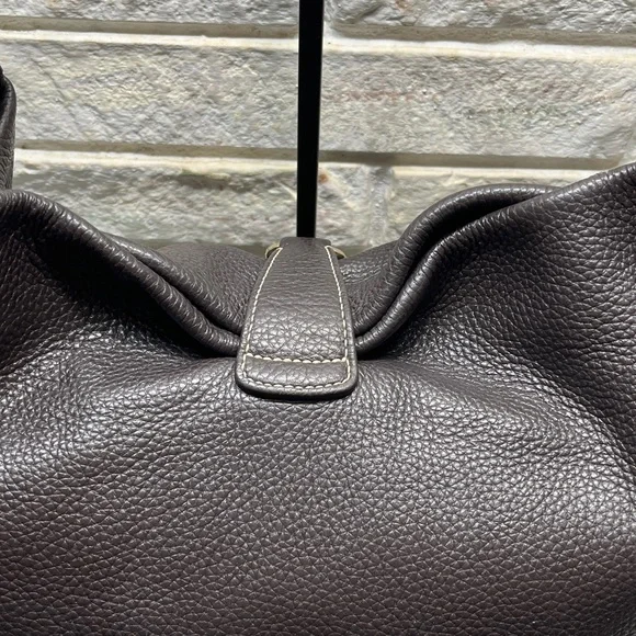 Dooney & Bourke Belvedere Logo Lock shoulder bag in black pebbled leather. W/COA - Picture 8 of 14